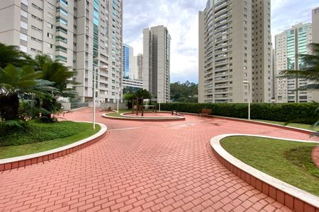 Apartamento para alugar com 303m², 4 quartos e 3 vagas Apartamento para alugar com 303m², 4 quartos e 3 vagasArea comum