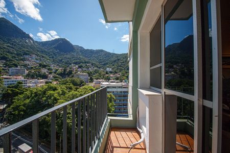 Apartamento à venda com 140m², 4 quartos e 2 vagas Apartamento à venda com 140m², 4 quartos e 2 vagasQuarto 3 Varanda