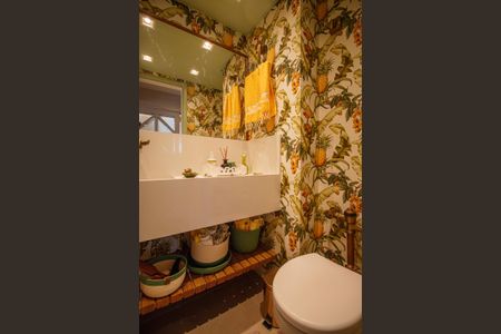 Apartamento à venda com 140m², 4 quartos e 2 vagas Apartamento à venda com 140m², 4 quartos e 2 vagasLavabo