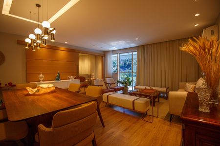 Apartamento à venda com 140m², 4 quartos e 2 vagas Apartamento à venda com 140m², 4 quartos e 2 vagasSala