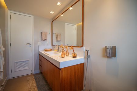 Apartamento à venda com 140m², 4 quartos e 2 vagas Apartamento à venda com 140m², 4 quartos e 2 vagasBanheiro Social