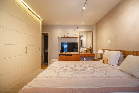 Apartamento à venda com 140m², 4 quartos e 2 vagas Apartamento à venda com 140m², 4 quartos e 2 vagasQuarto Suite