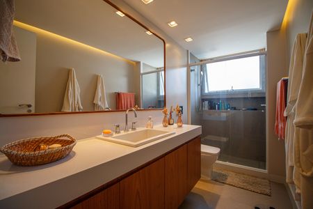 Apartamento à venda com 140m², 4 quartos e 2 vagas Apartamento à venda com 140m², 4 quartos e 2 vagasBanheiro Social