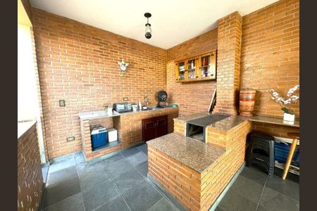 Casa à venda com 3 quartos, 186m² em Parque Arariba, São Paulo