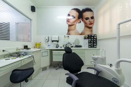 Casa à venda com 250m², 3 quartos e 2 vagas Casa à venda com 250m², 3 quartos e 2 vagasQuarto 1