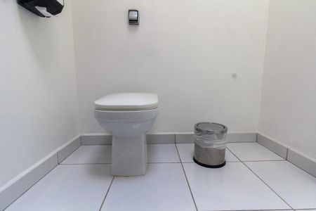 Casa à venda com 250m², 3 quartos e 2 vagas Casa à venda com 250m², 3 quartos e 2 vagasBanheiro 1