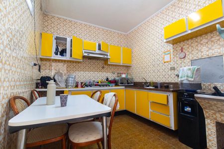 Casa à venda com 250m², 3 quartos e 2 vagas Casa à venda com 250m², 3 quartos e 2 vagasCozinha