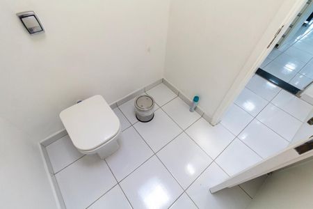 Casa à venda com 250m², 3 quartos e 2 vagas Casa à venda com 250m², 3 quartos e 2 vagasBanheiro 1