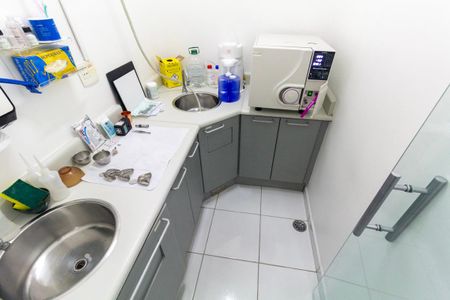 Casa à venda com 250m², 3 quartos e 2 vagas Casa à venda com 250m², 3 quartos e 2 vagasDispensa