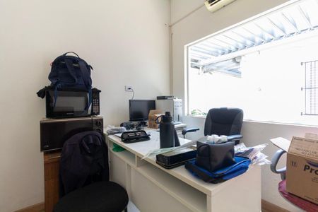 Casa à venda com 250m², 3 quartos e 2 vagas Casa à venda com 250m², 3 quartos e 2 vagasEdicula