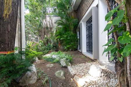 Casa à venda com 250m², 3 quartos e 2 vagas Casa à venda com 250m², 3 quartos e 2 vagasJardim