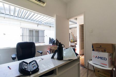 Casa à venda com 250m², 3 quartos e 2 vagas Casa à venda com 250m², 3 quartos e 2 vagasEdicula