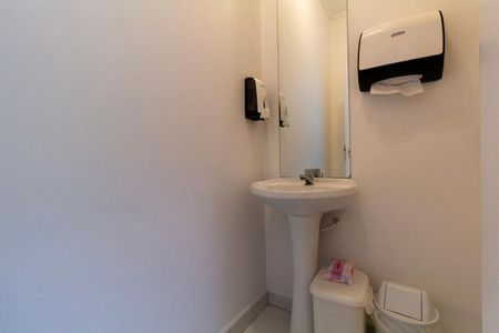 Casa à venda com 250m², 3 quartos e 2 vagas Casa à venda com 250m², 3 quartos e 2 vagasBanheiro 2