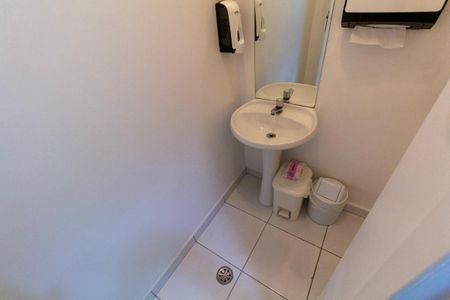 Casa à venda com 250m², 3 quartos e 2 vagas Casa à venda com 250m², 3 quartos e 2 vagasBanheiro 2