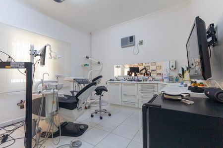 Casa à venda com 250m², 3 quartos e 2 vagas Casa à venda com 250m², 3 quartos e 2 vagasQuarto 3