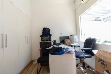 Casa à venda com 250m², 3 quartos e 2 vagas Casa à venda com 250m², 3 quartos e 2 vagasEdicula