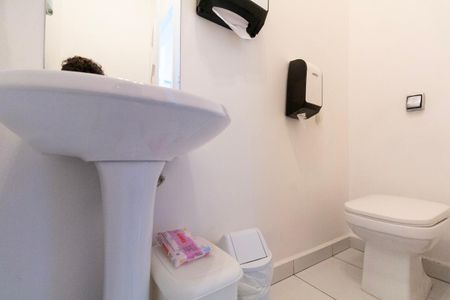 Casa à venda com 250m², 3 quartos e 2 vagas Casa à venda com 250m², 3 quartos e 2 vagasBanheiro 2