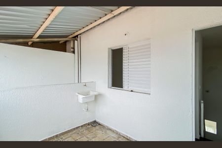 Casa de condomínio para alugar com 75m², 2 quartos e 1 vagaÁrea de Serviço