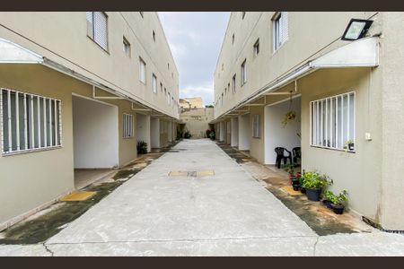 Casa de condomínio para alugar com 75m², 2 quartos e 1 vagaGaragem 