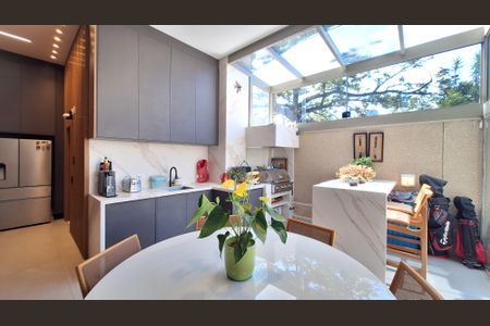 Apartamento à venda com 168m², 3 quartos e 3 vagasÁrea gourmet