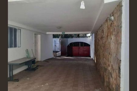 Casa à venda com 4 quartos, 300m² em Alto de Pinheiros, São Paulo