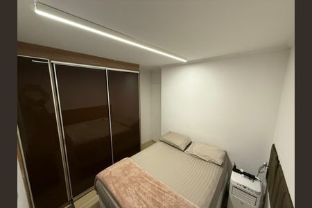 Apartamento à venda com 2 quartos, 52m² em Parque Maria Domitila, São Paulo