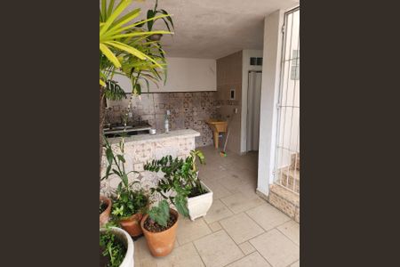 Casa à venda com 160m², 2 quartos e 5 vagas