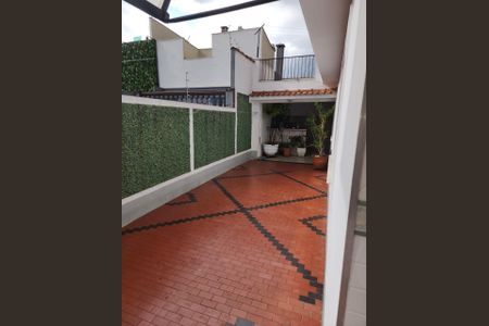 Casa à venda com 160m², 2 quartos e 5 vagas