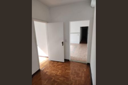 Casa à venda com 160m², 2 quartos e 5 vagas