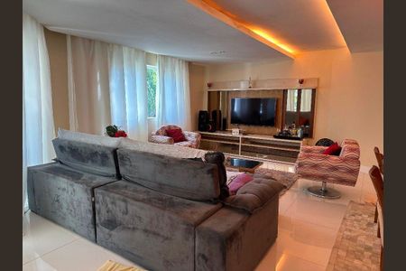 Casa à venda com 3 quartos, 300m² em Piratininga, Niterói