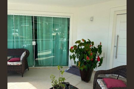 Casa à venda com 3 quartos, 300m² em Piratininga, Niterói