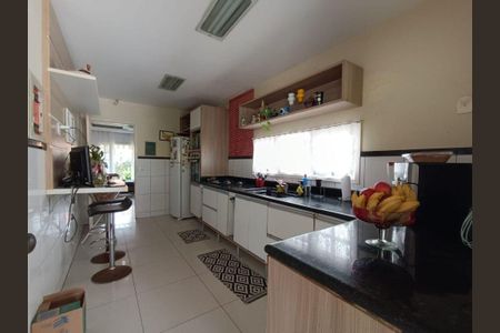 Casa à venda com 2 quartos, 102m² em Maravista, Niterói