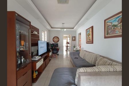 Casa à venda com 2 quartos, 102m² em Maravista, Niterói