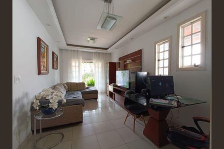 Casa à venda com 2 quartos, 102m² em Maravista, Niterói