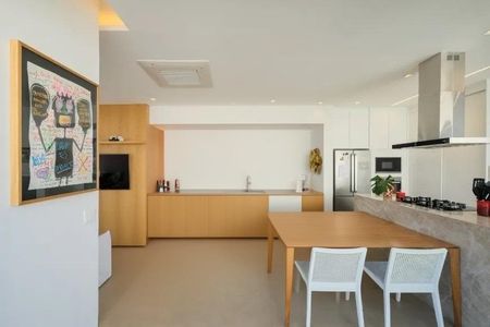 Apartamento à venda com 3 quartos, 180m² em Vila Madalena, São Paulo