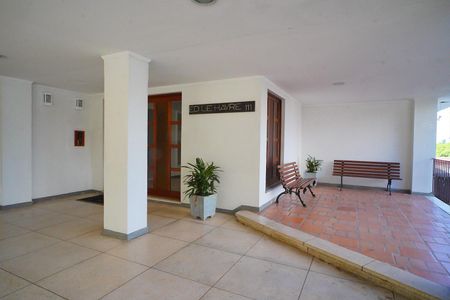 Apartamento à venda com 150m², 2 quartos e 1 vaga Apartamento à venda com 150m², 2 quartos e 1 vagaHall de entrada