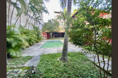 Casa à venda com 316m², 3 quartos e 2 vagas