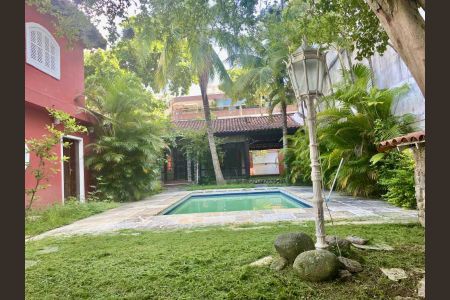 Casa à venda com 316m², 3 quartos e 2 vagas