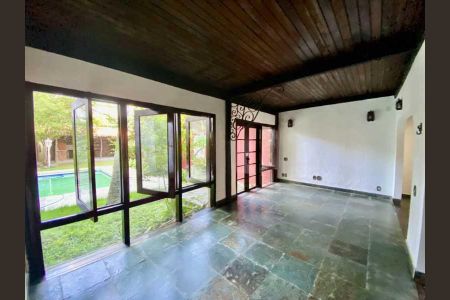 Casa à venda com 316m², 3 quartos e 2 vagas