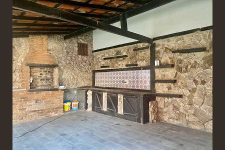 Casa à venda com 316m², 3 quartos e 2 vagas