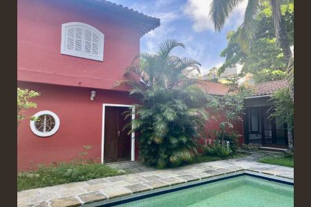 Casa à venda com 316m², 3 quartos e 2 vagas