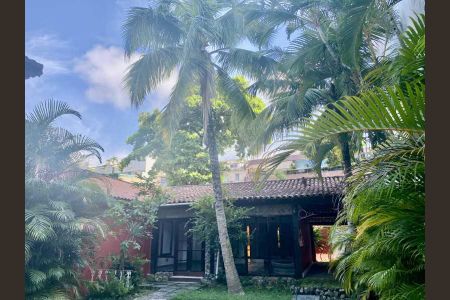 Casa à venda com 316m², 3 quartos e 2 vagas