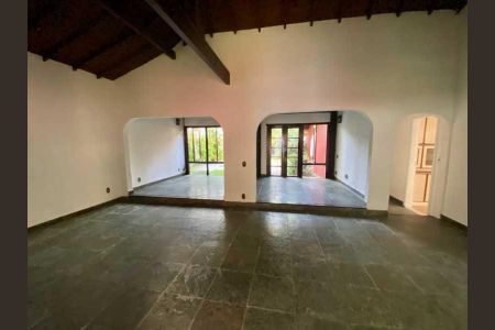 Casa à venda com 316m², 3 quartos e 2 vagas