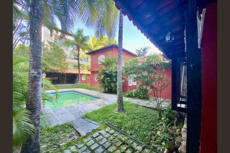 Casa à venda com 316m², 3 quartos e 2 vagas