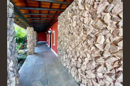 Casa à venda com 316m², 3 quartos e 2 vagas