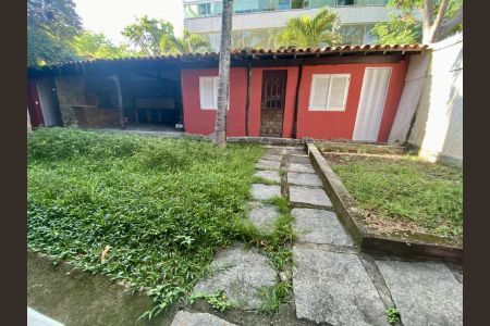 Casa à venda com 316m², 3 quartos e 2 vagas