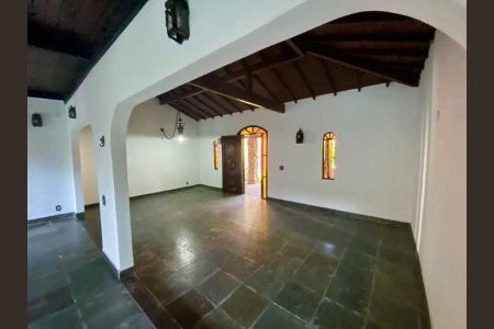 Casa à venda com 316m², 3 quartos e 2 vagas