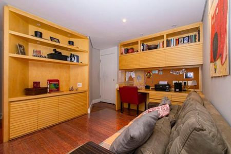 Apartamento à venda com 209m², 4 quartos e 5 vagas