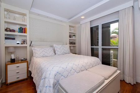 Apartamento à venda com 209m², 4 quartos e 5 vagas