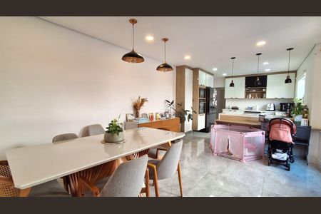 Casa à venda com 186m², 4 quartos e 3 vagas Casa à venda com 186m², 4 quartos e 3 vagasCopa